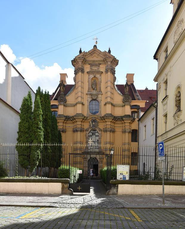 Josefská 2